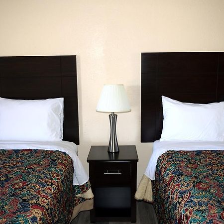 Red Carpet Inn Battleboro Екстер'єр фото