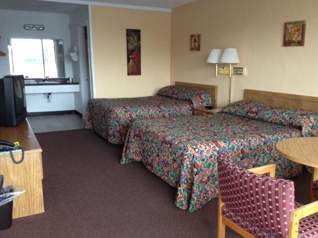 Red Carpet Inn Battleboro Номер фото
