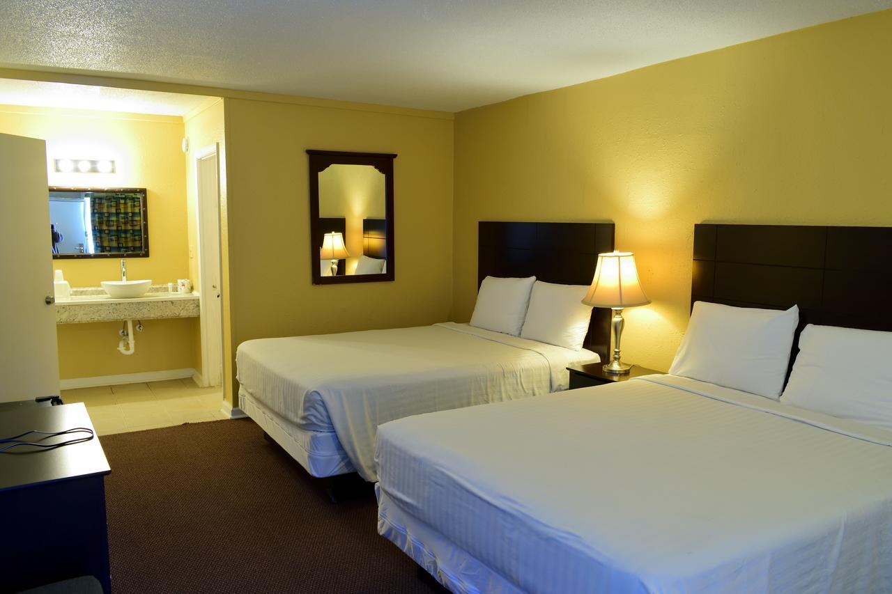 Red Carpet Inn Battleboro Екстер'єр фото