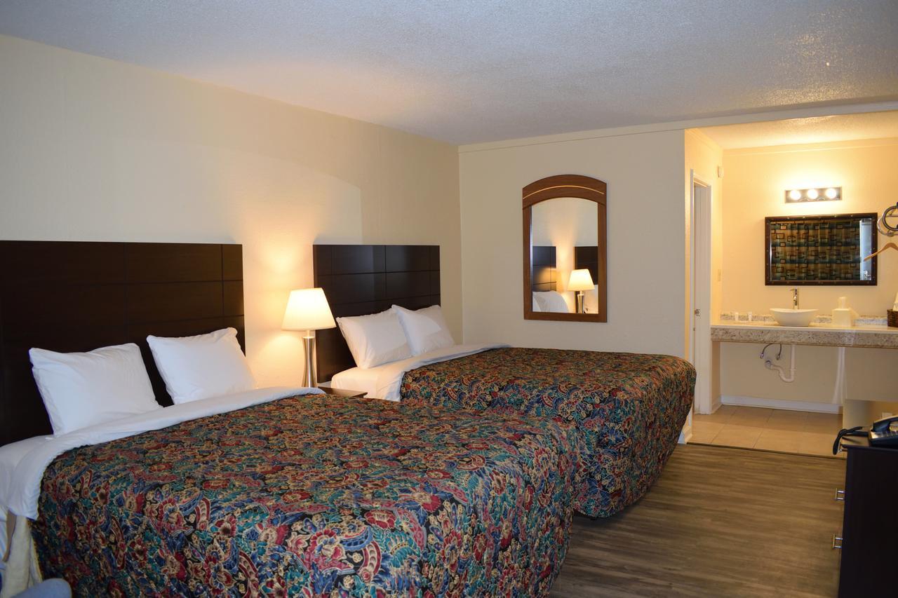 Red Carpet Inn Battleboro Екстер'єр фото