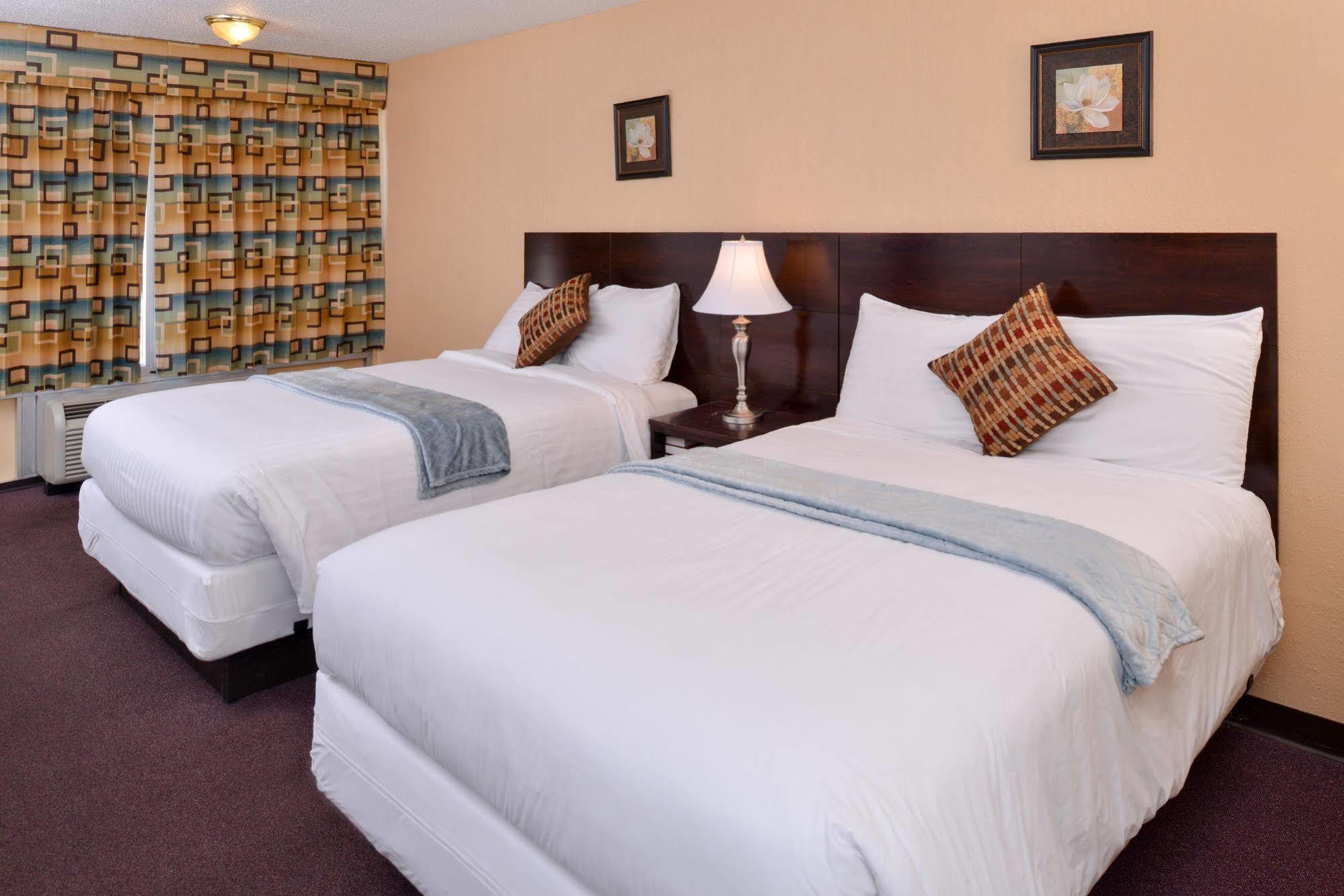 Red Carpet Inn Battleboro Екстер'єр фото
